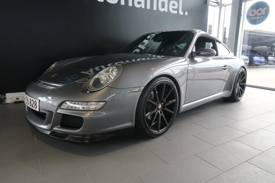 Porsche 911 Carrera